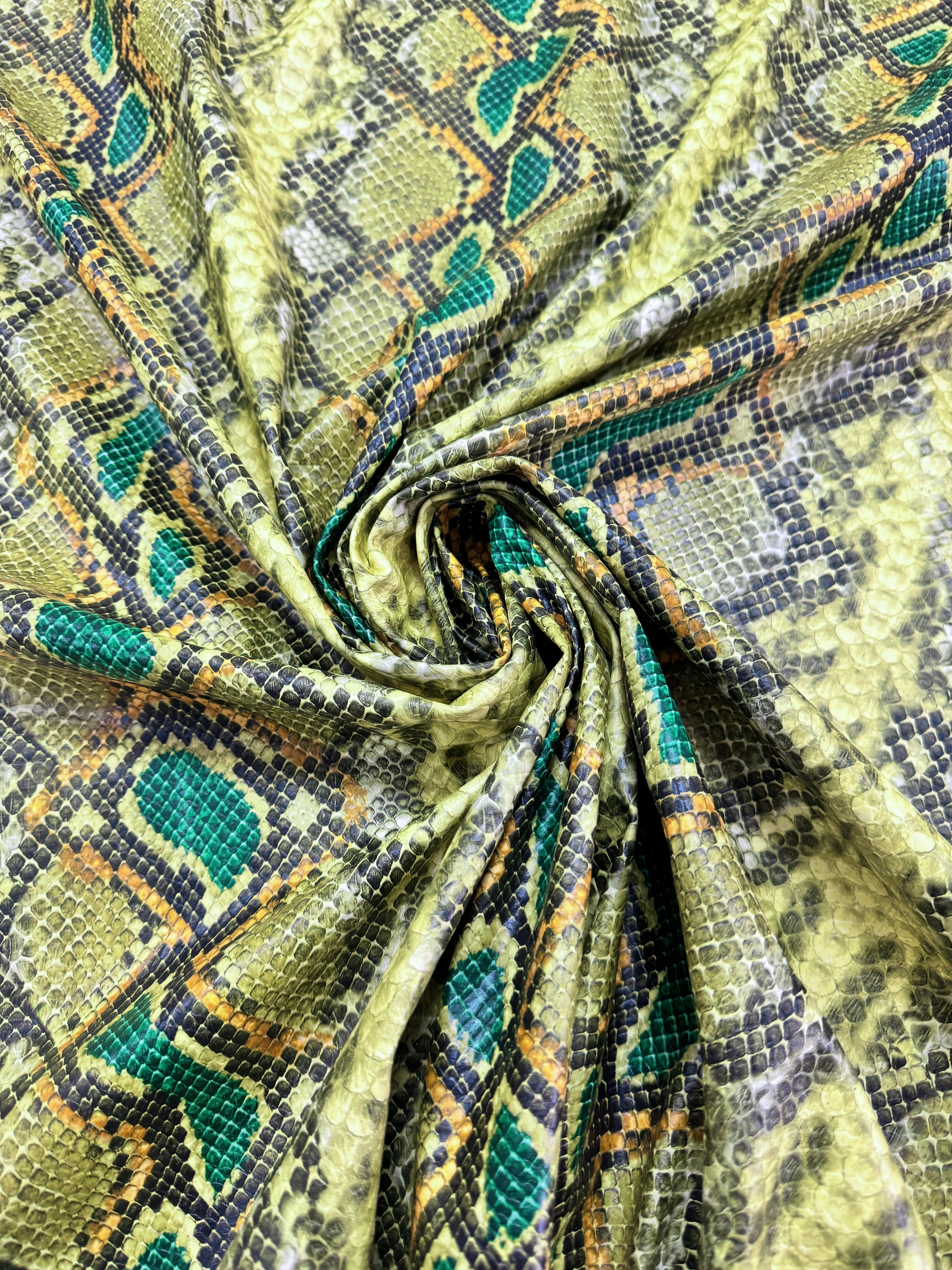 Imitatie de Piele Sarpe