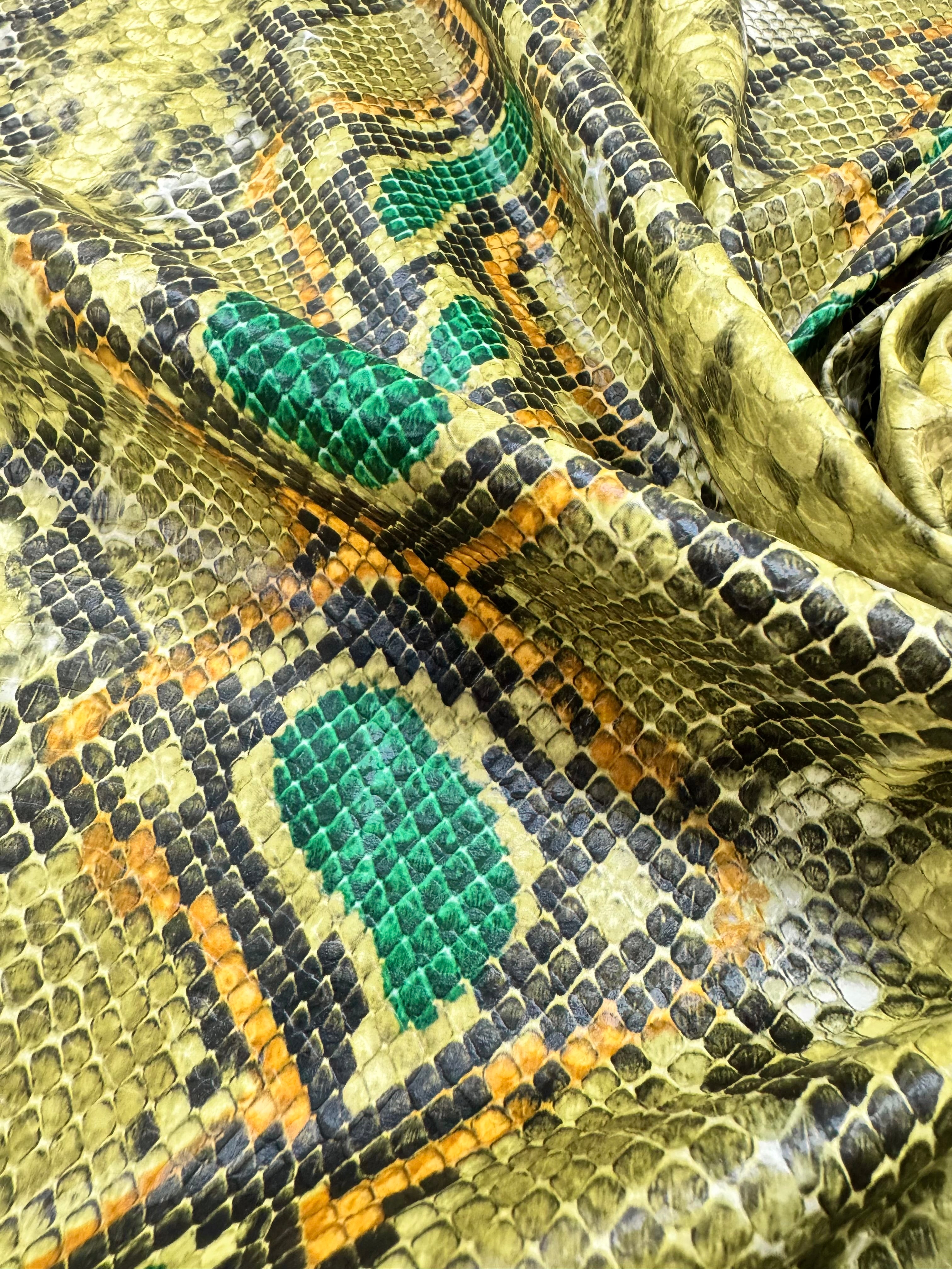 Imitatie de Piele Sarpe