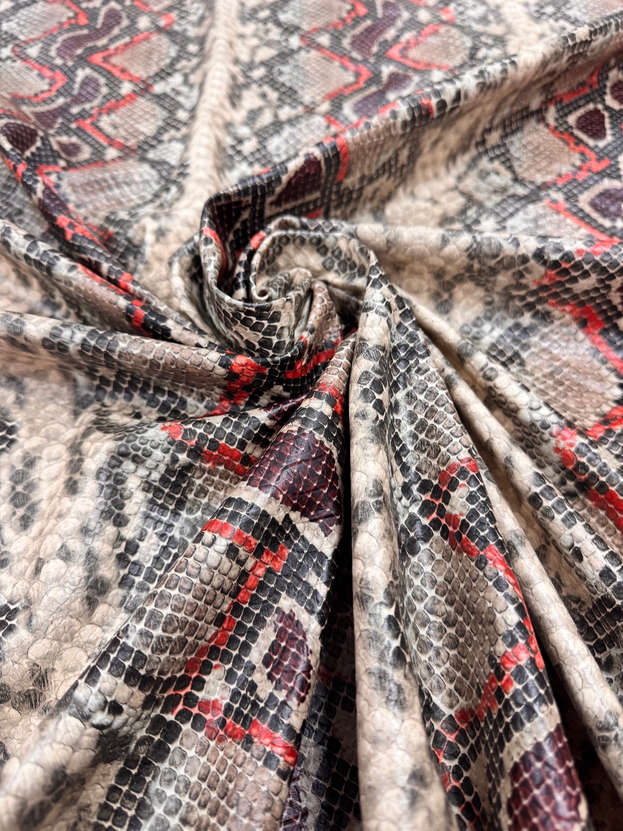 Imitatie de Piele Sarpe