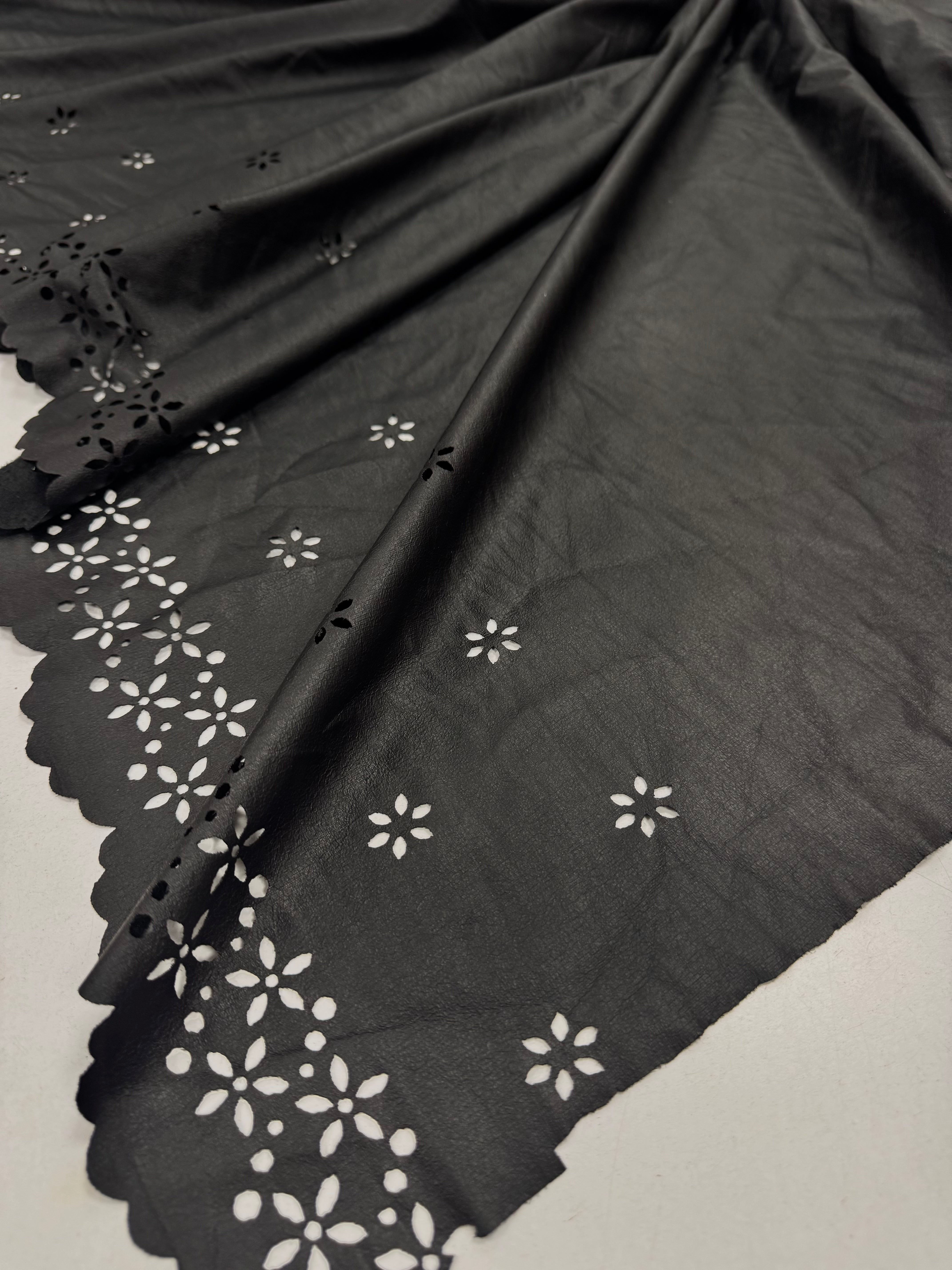 Imitatie de Piele Elastica Subtire Perforata, Negru