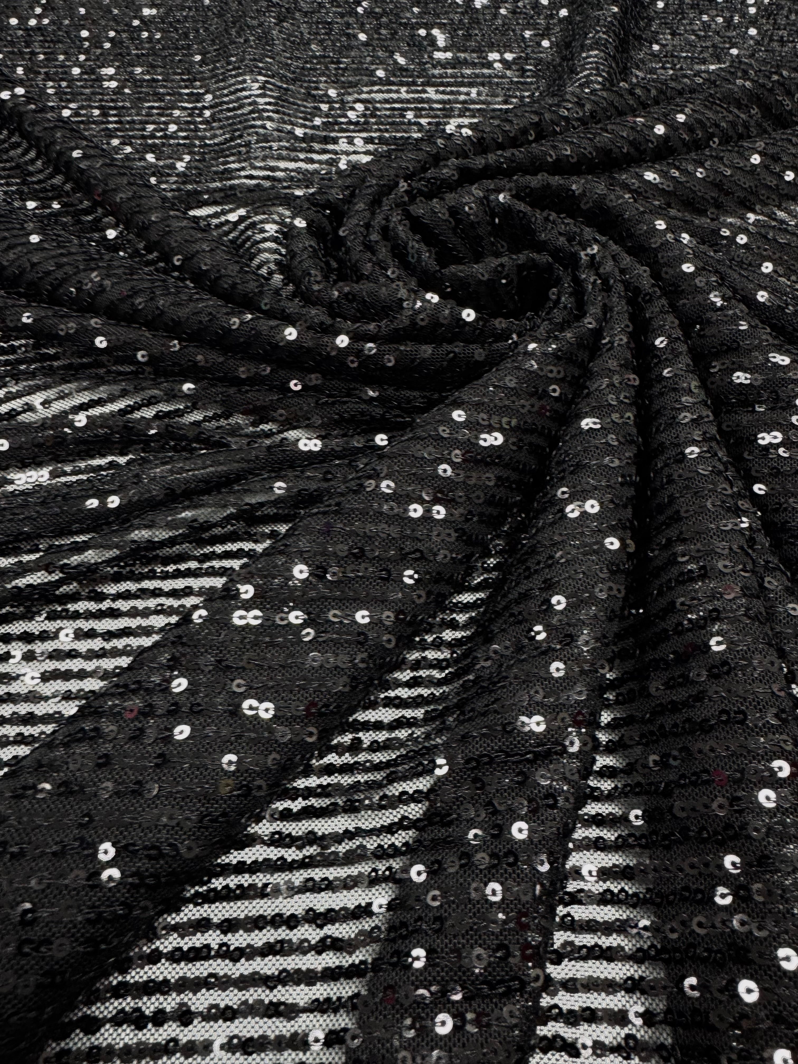 Paiete pe tull elastic, Negru