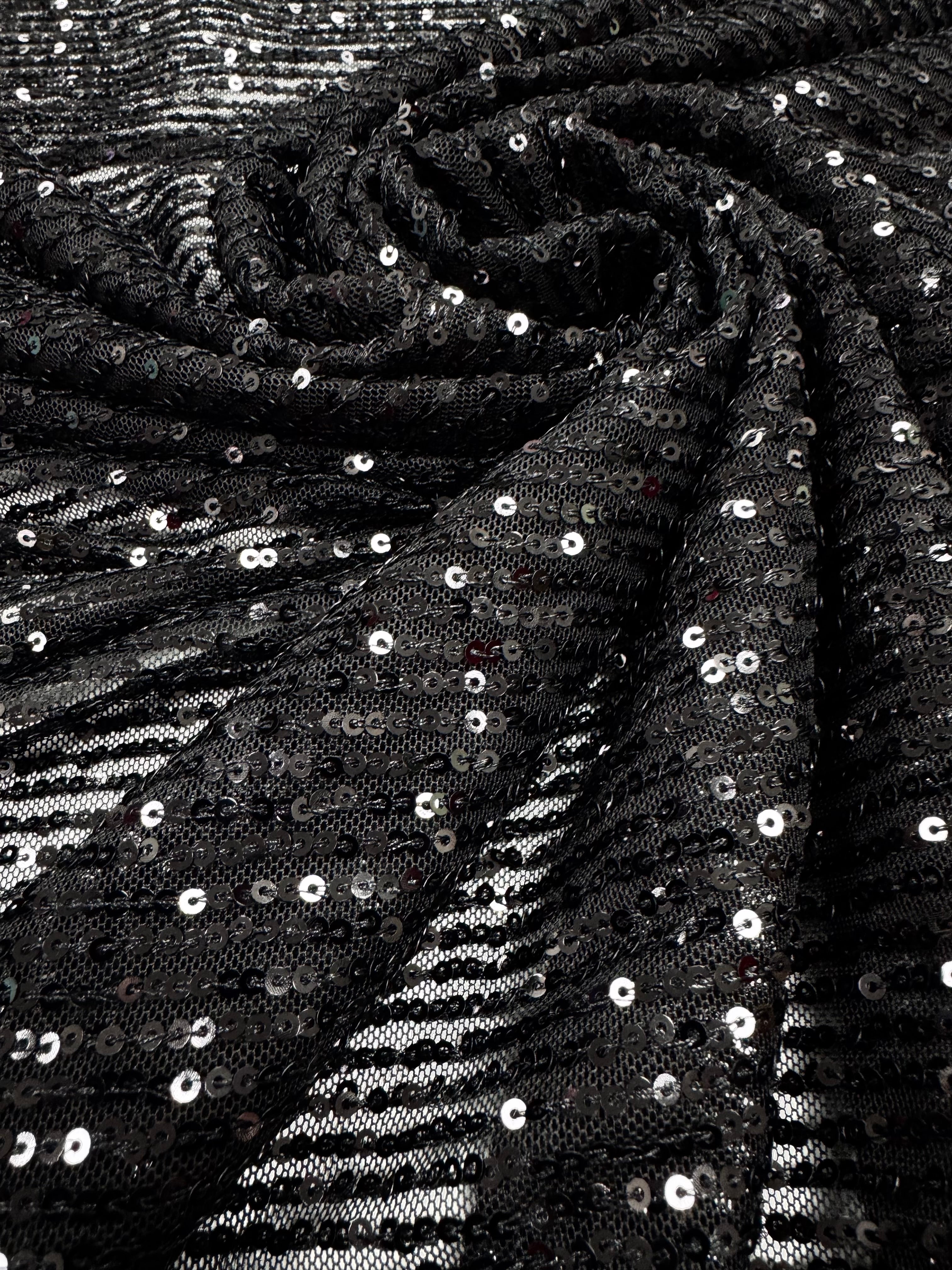 Paiete pe tull elastic, Negru