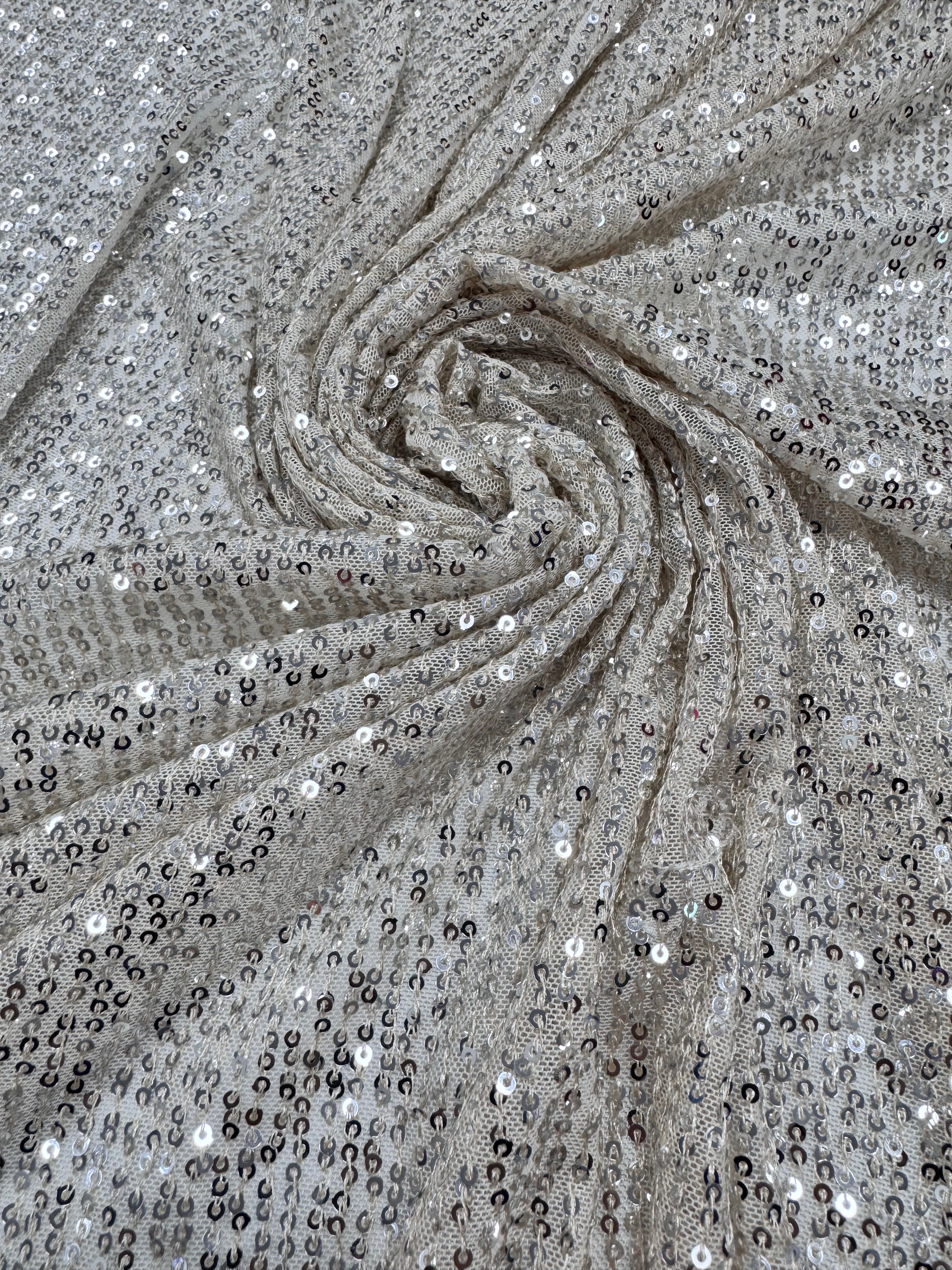 Paiete pe tull elastic, Crem cu Argintiu