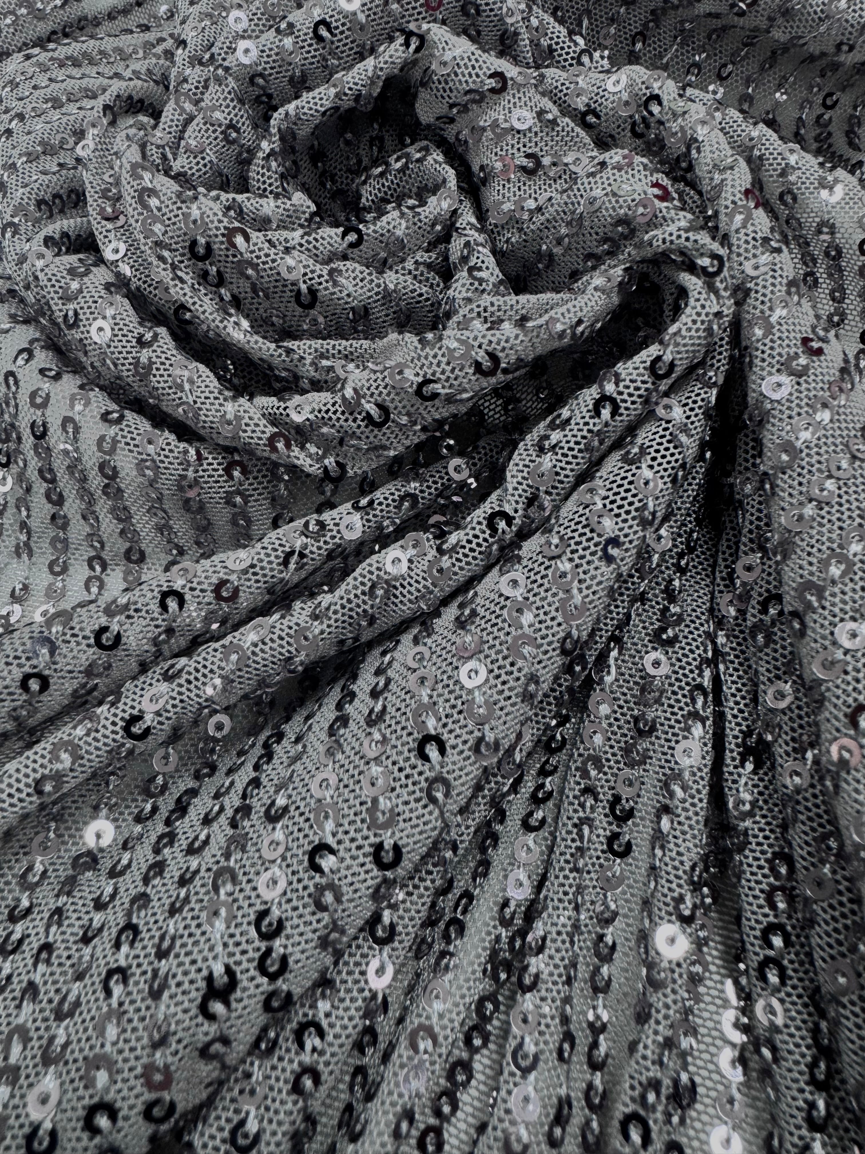 Paiete pe tull elastic, Gri