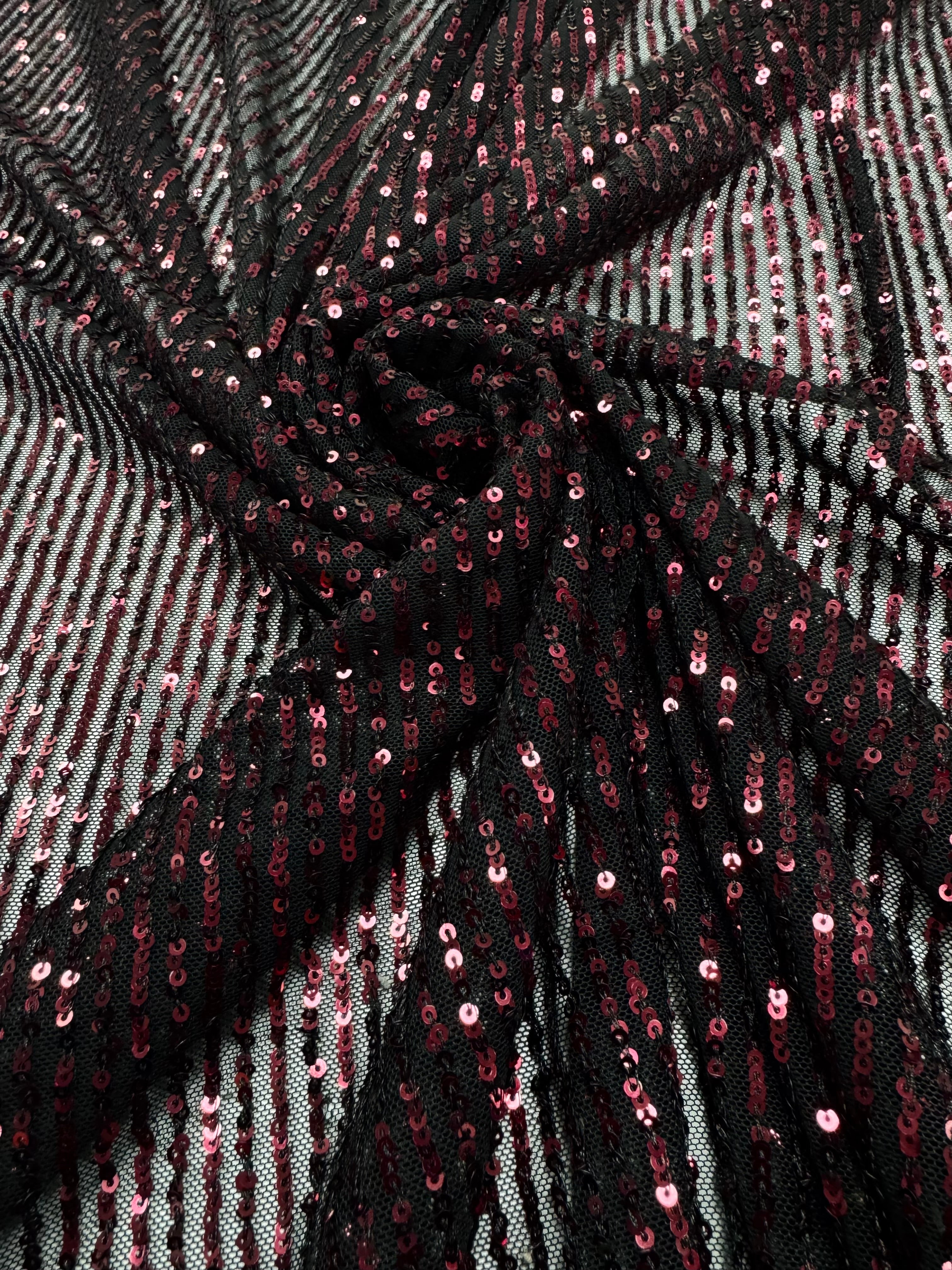 Paiete pe tull elastic, Negru cu Grena