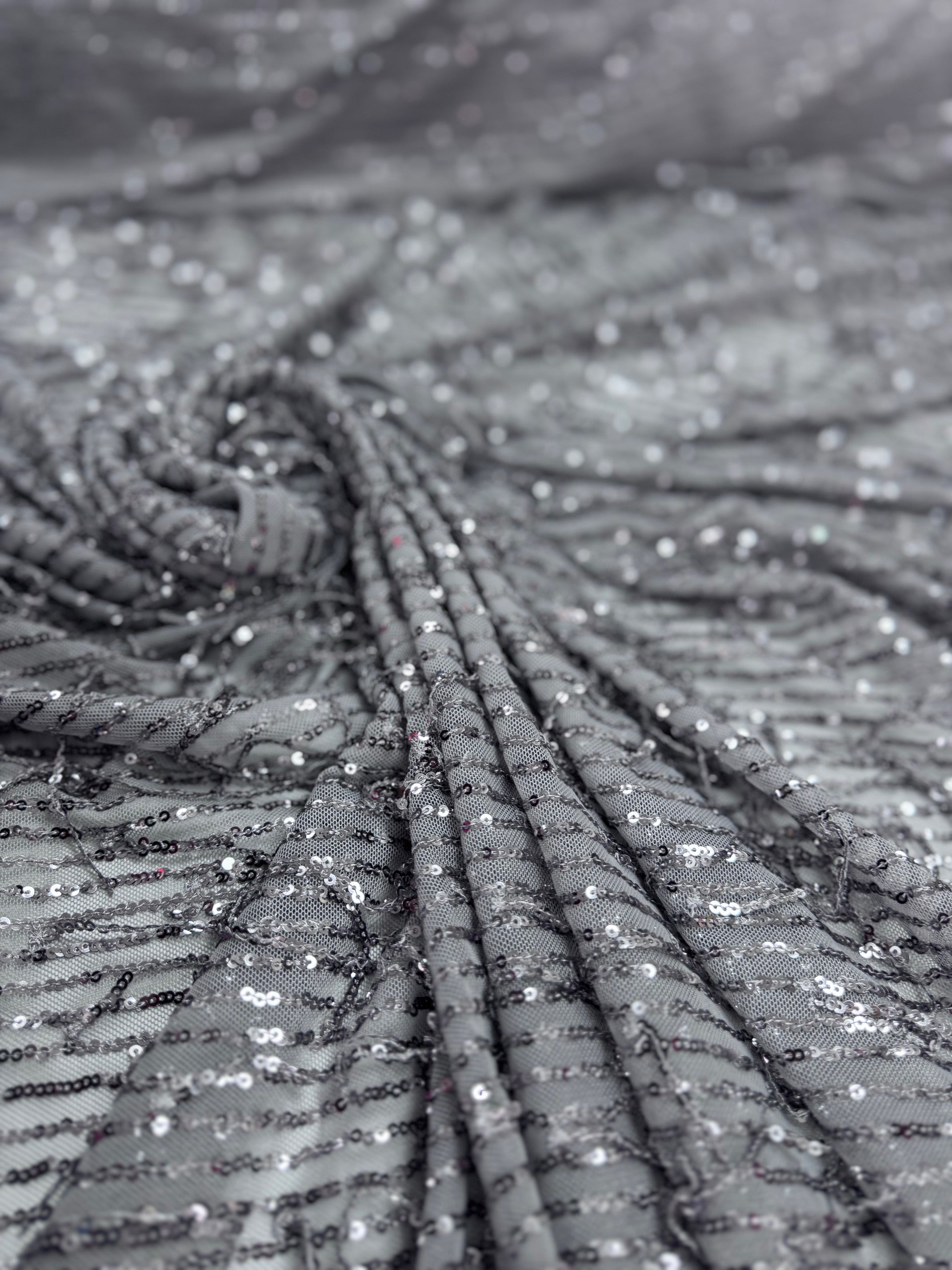 Tull elastic cu franjuri din paiete, Gri