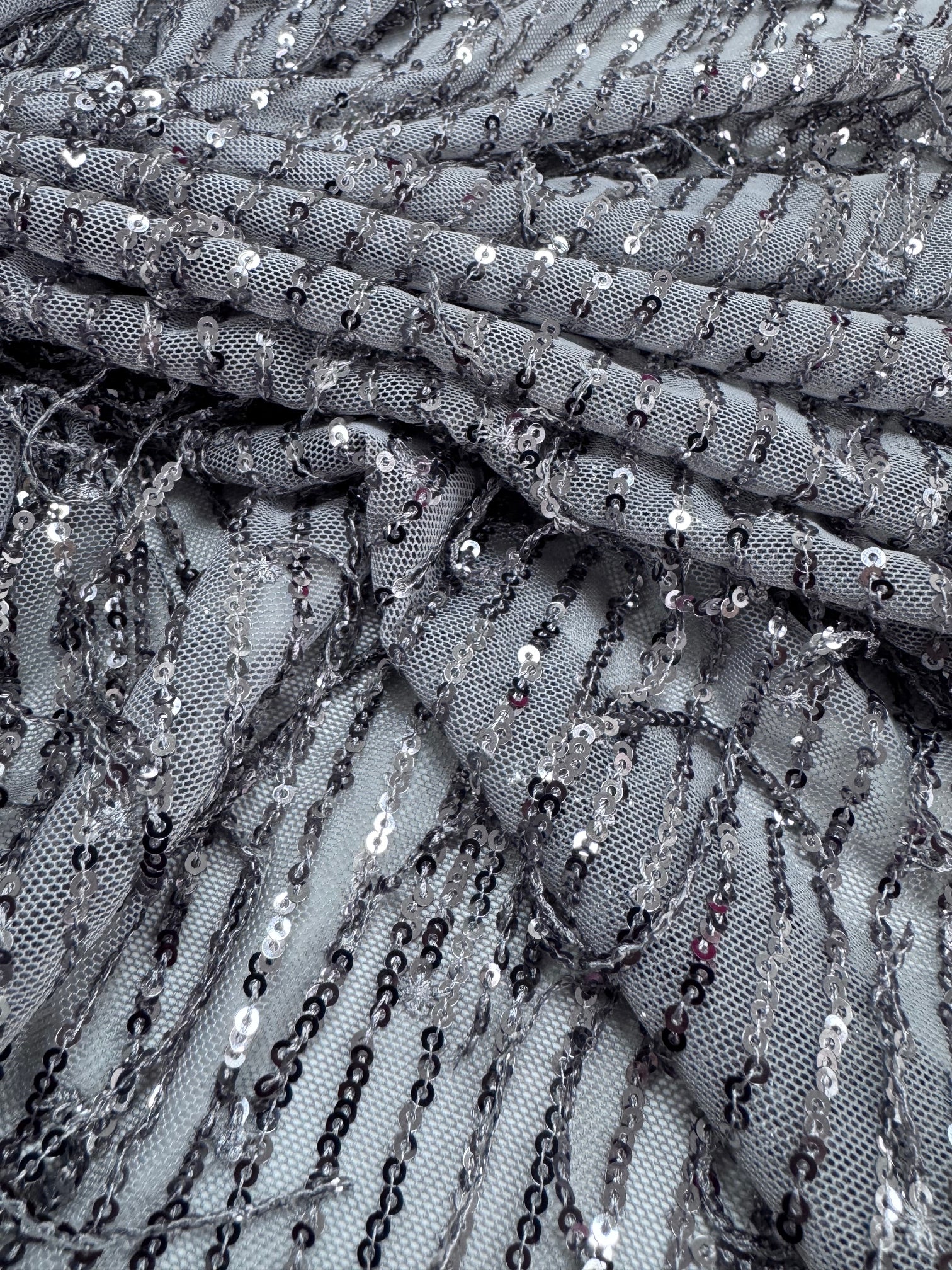 Tull elastic cu franjuri din paiete, Gri