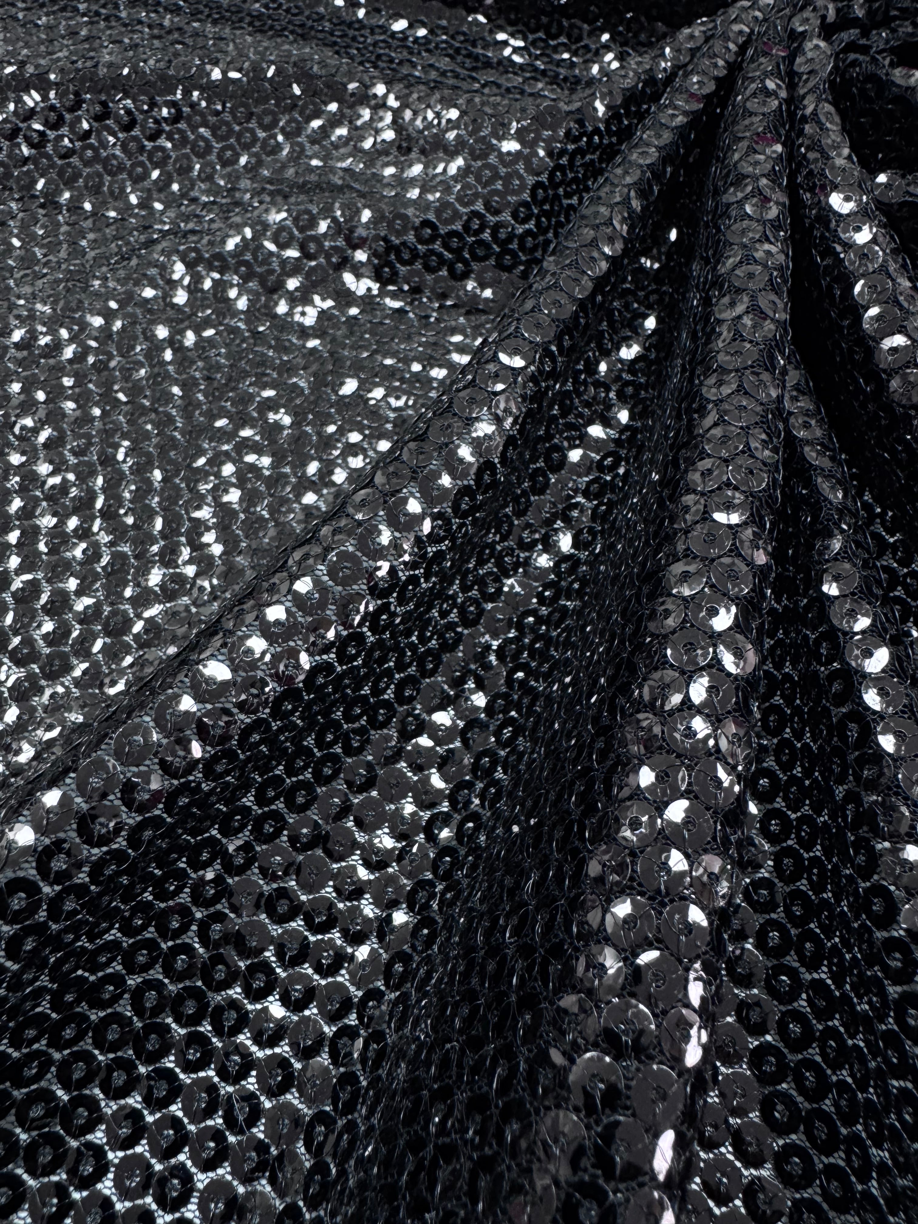 Paiete pe tull elastic, Negru