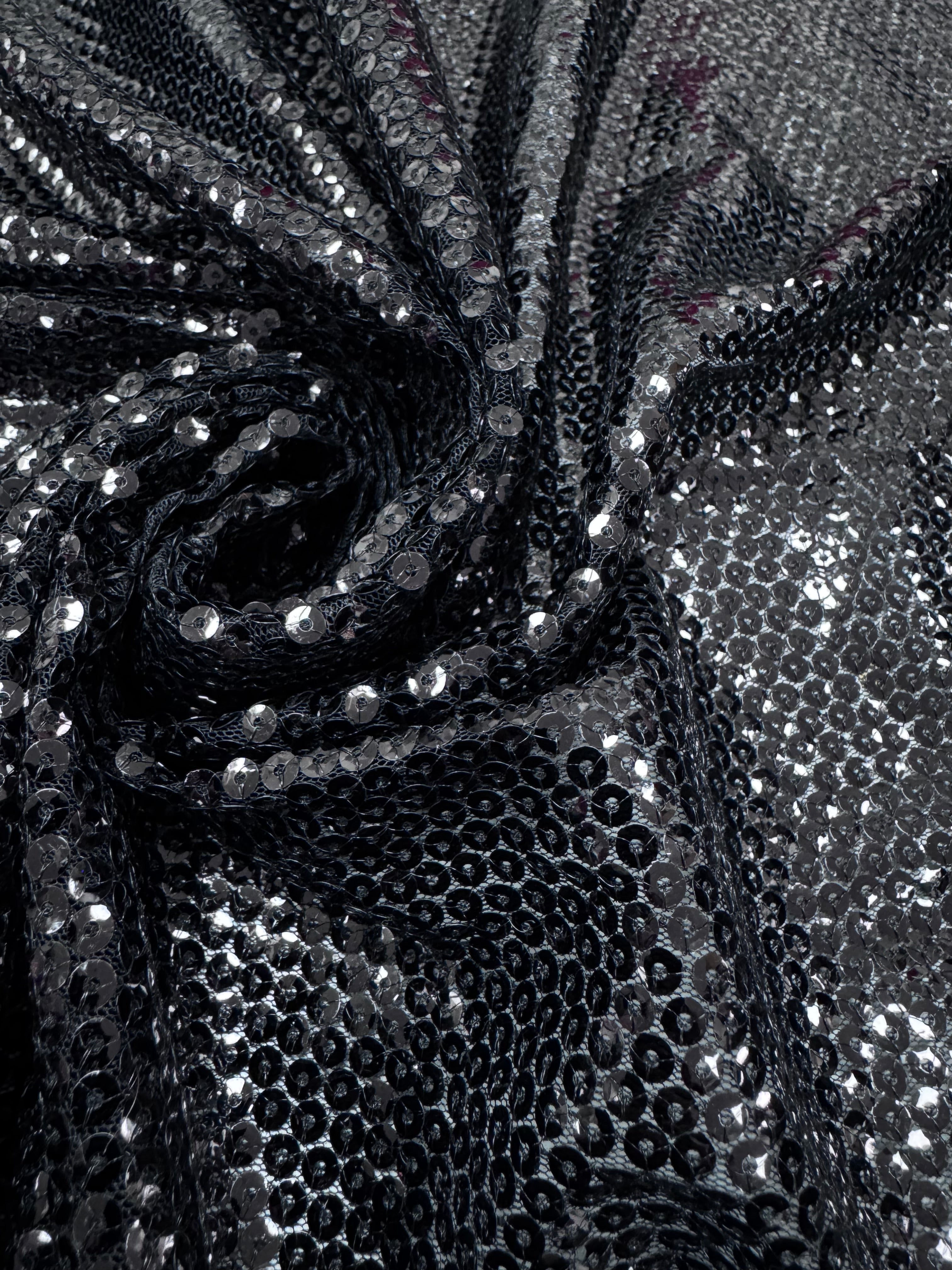 Paiete pe tull elastic, Negru