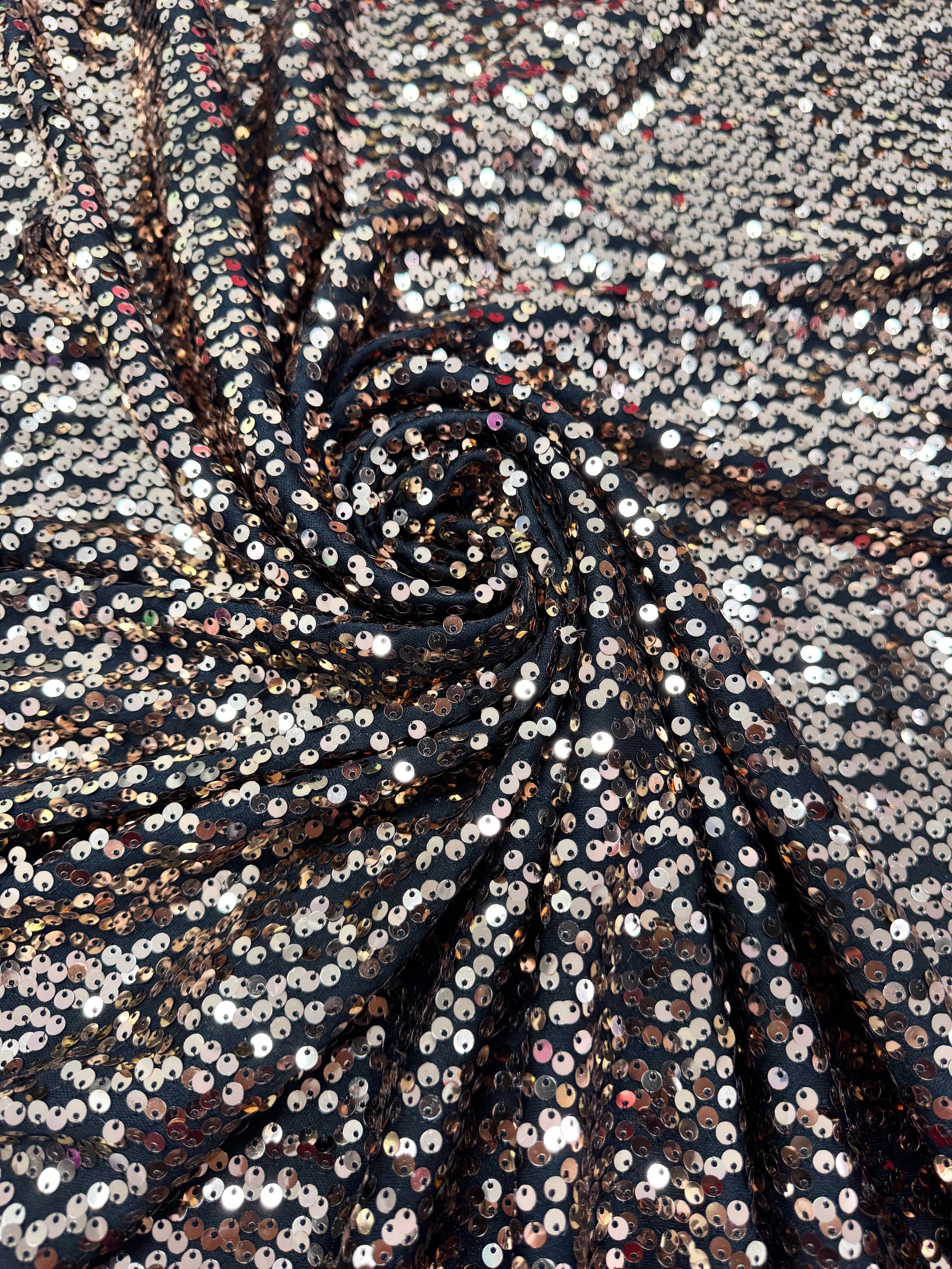 Paiete pe lycra, Negru cu Auriu