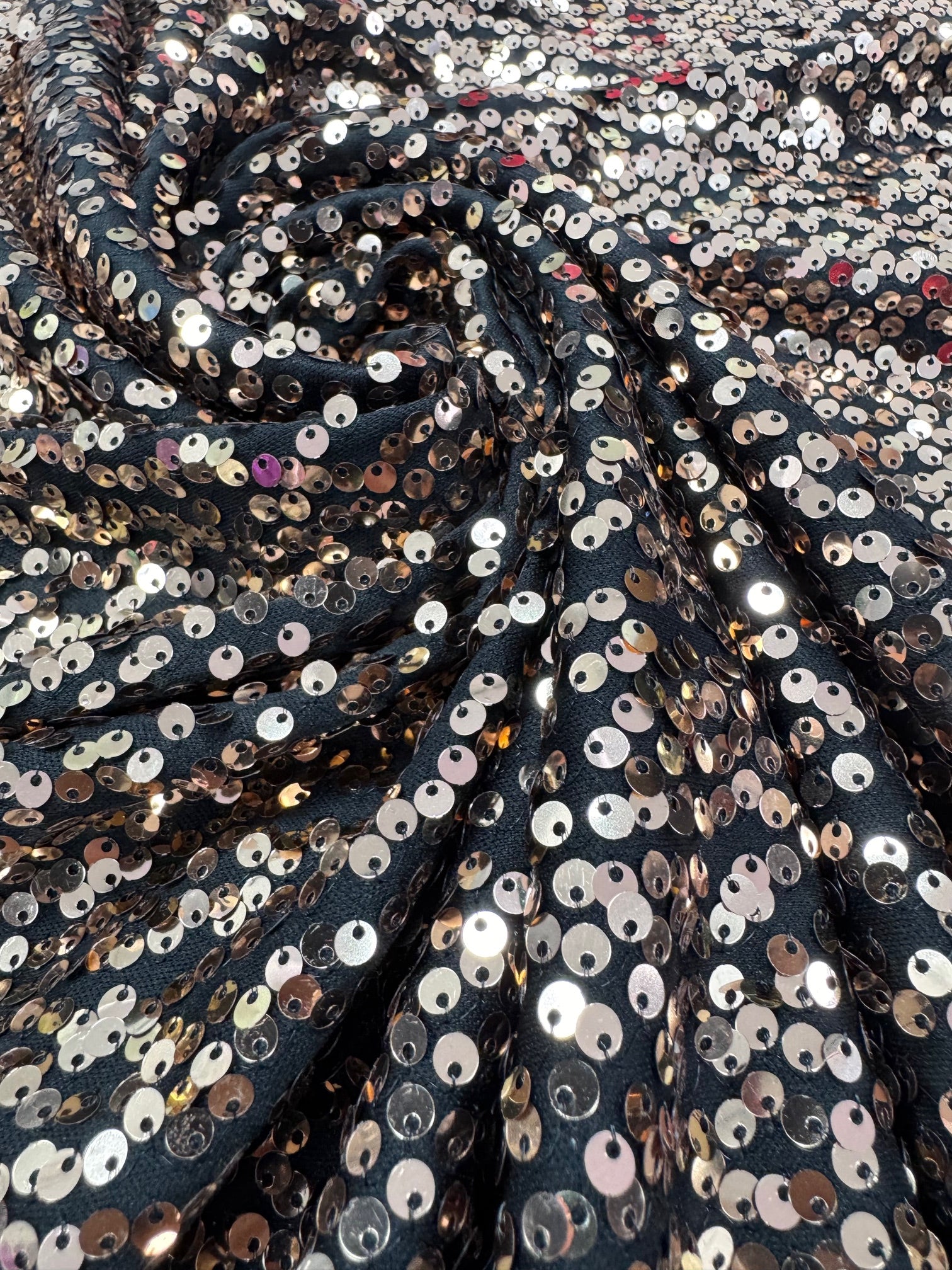 Paiete pe lycra, Negru cu Auriu