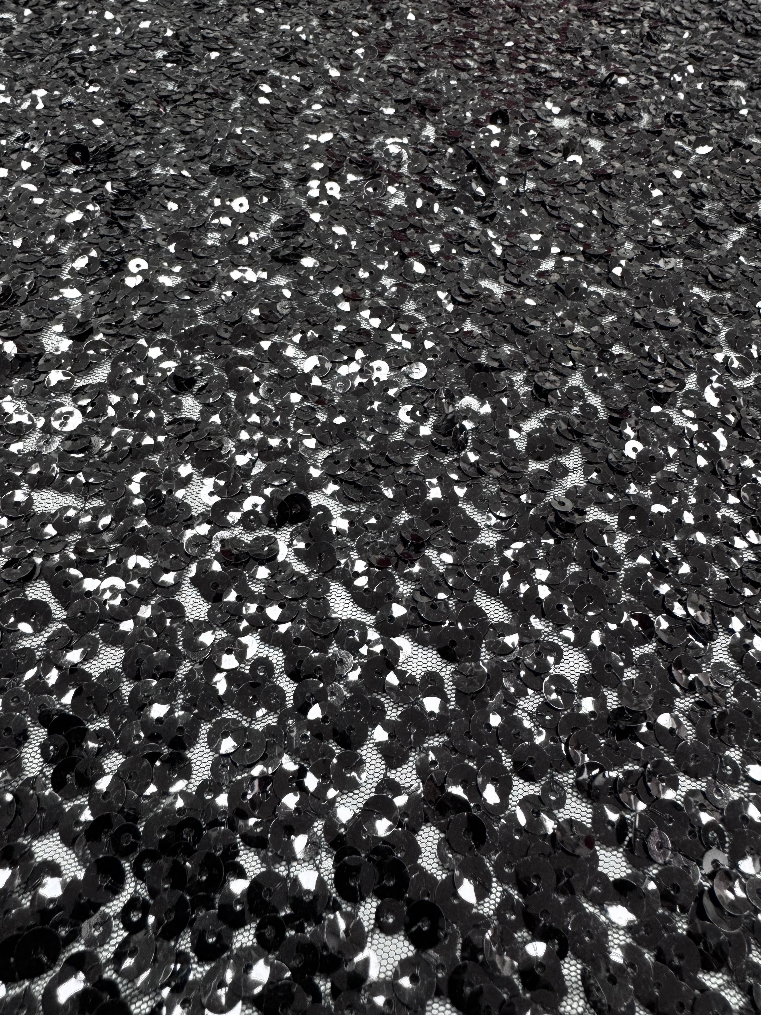 Paiete pe tull elastic, Negru