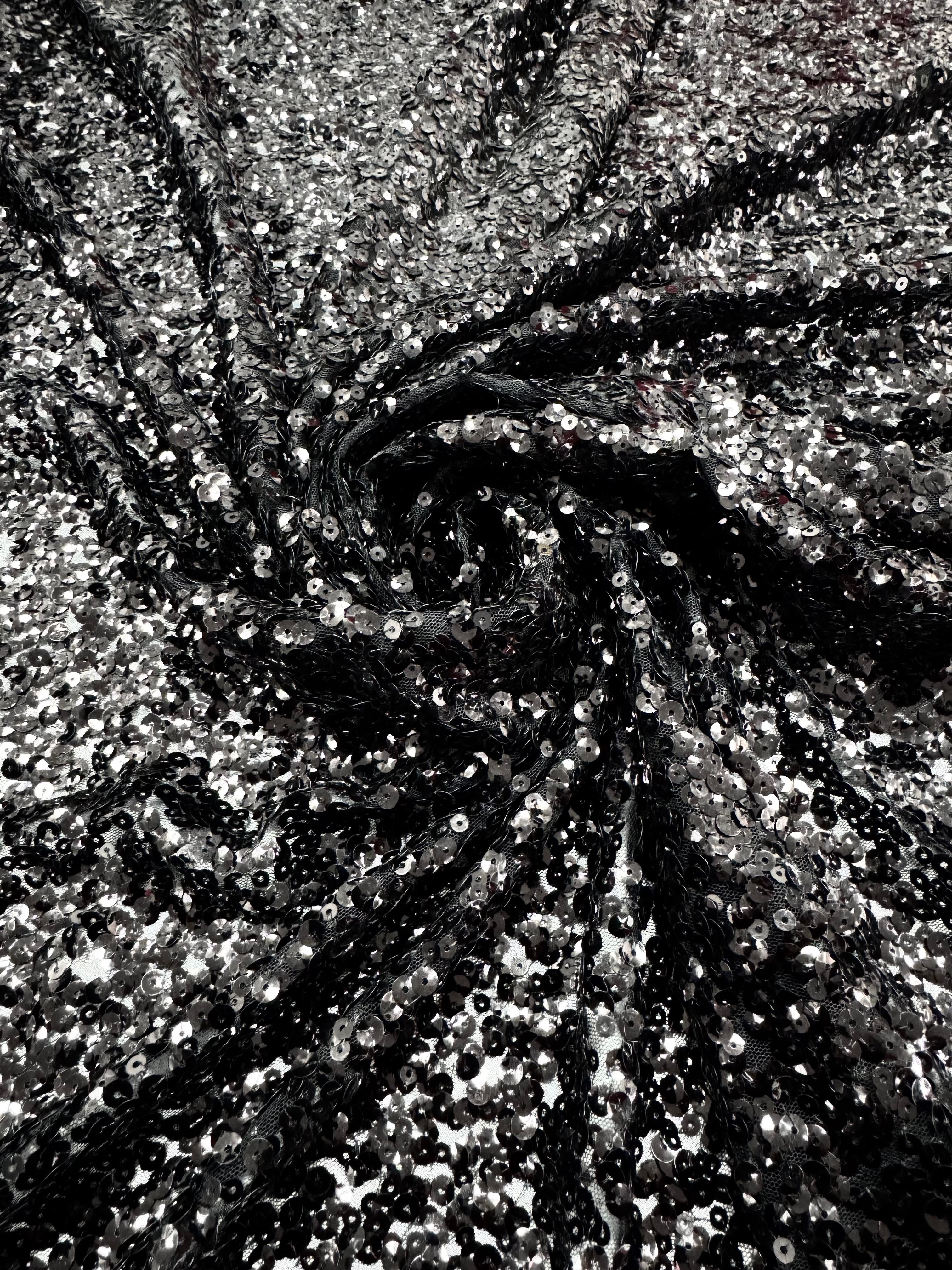 Paiete pe tull elastic, Negru