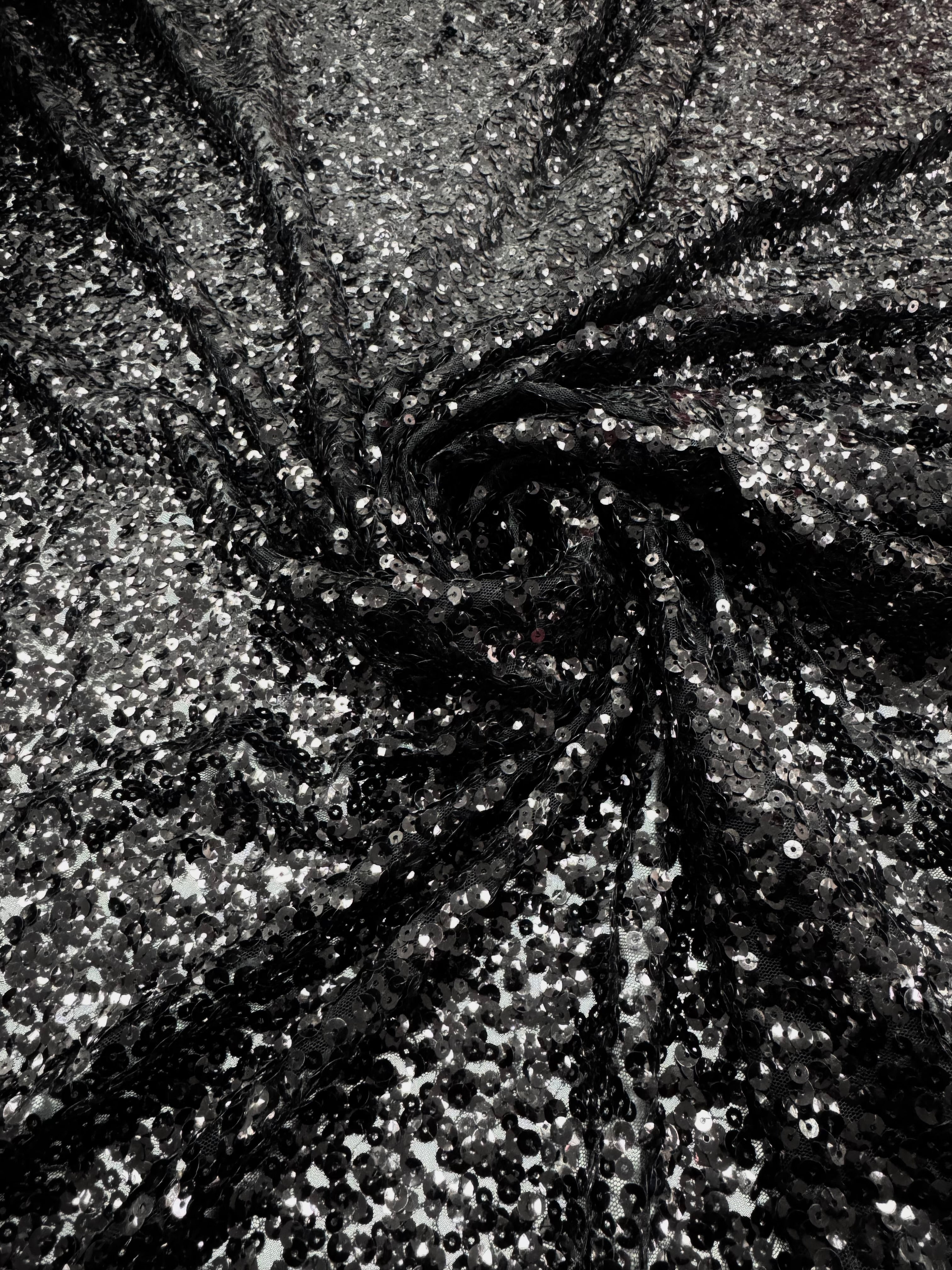 Paiete pe tull elastic, Negru