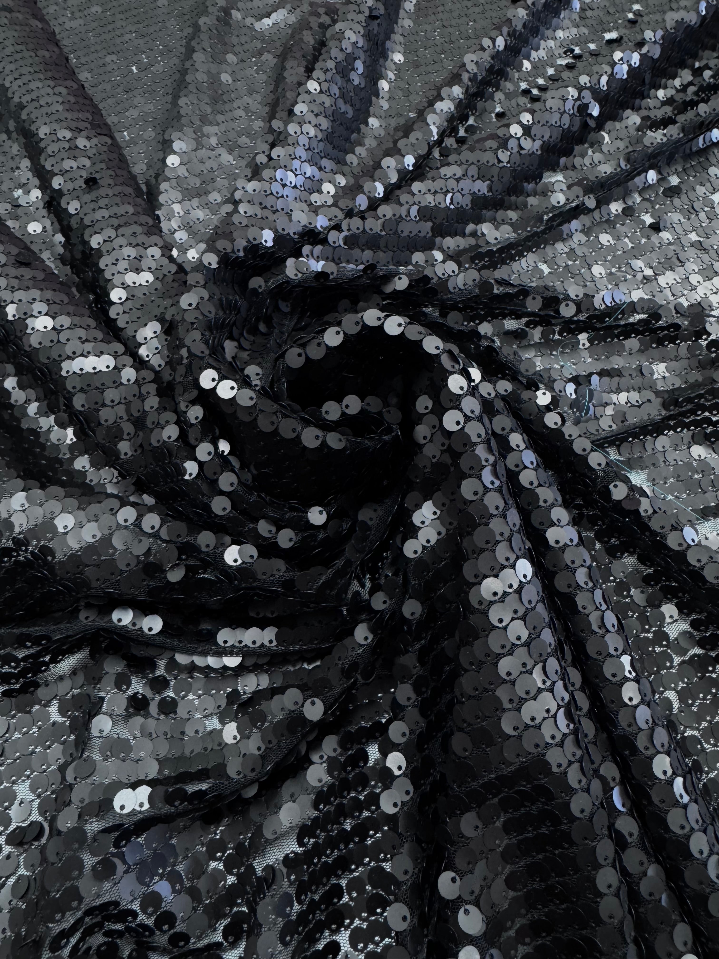 Paiete pe tull elastic, Negru