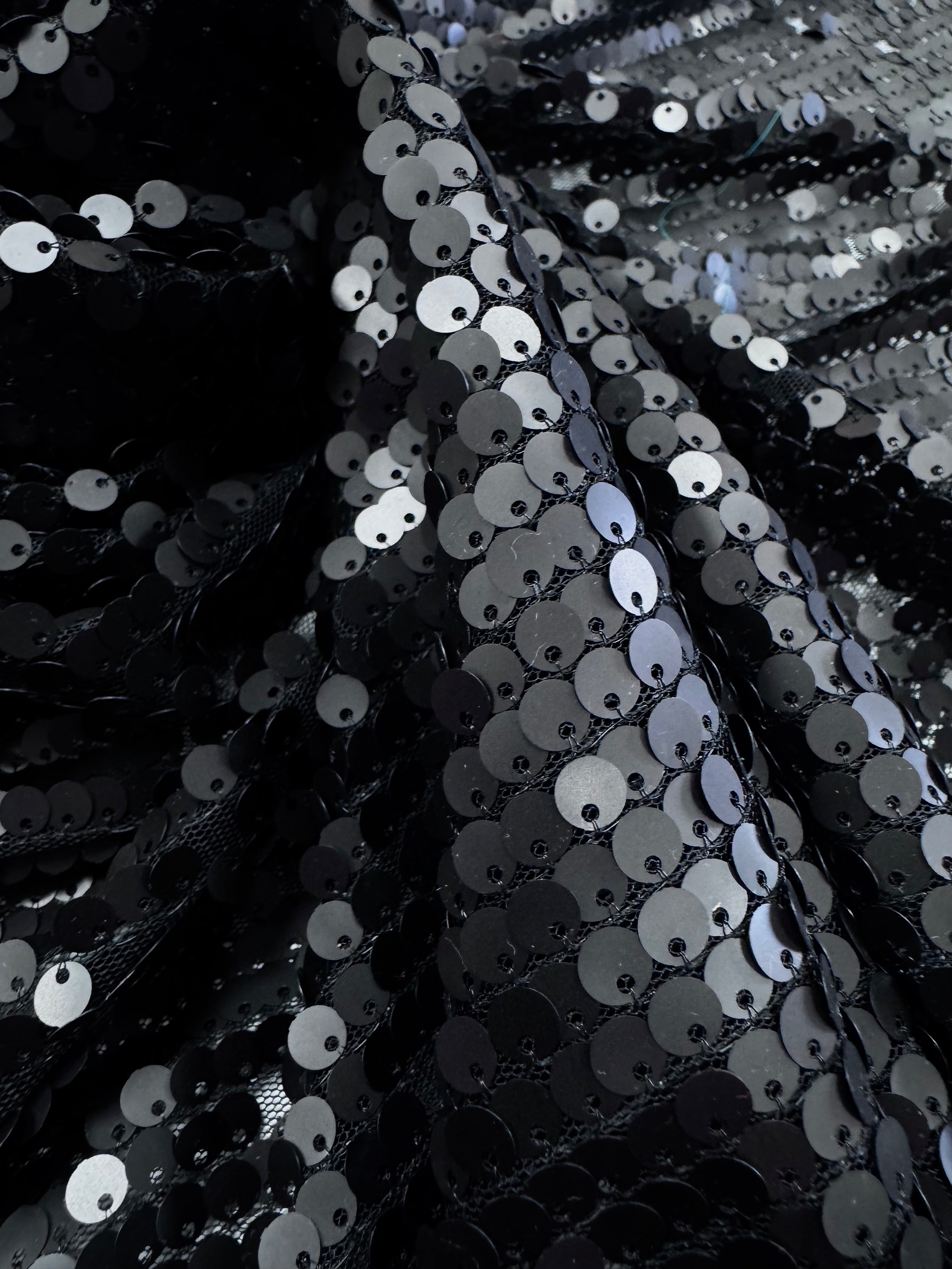 Paiete pe tull elastic, Negru