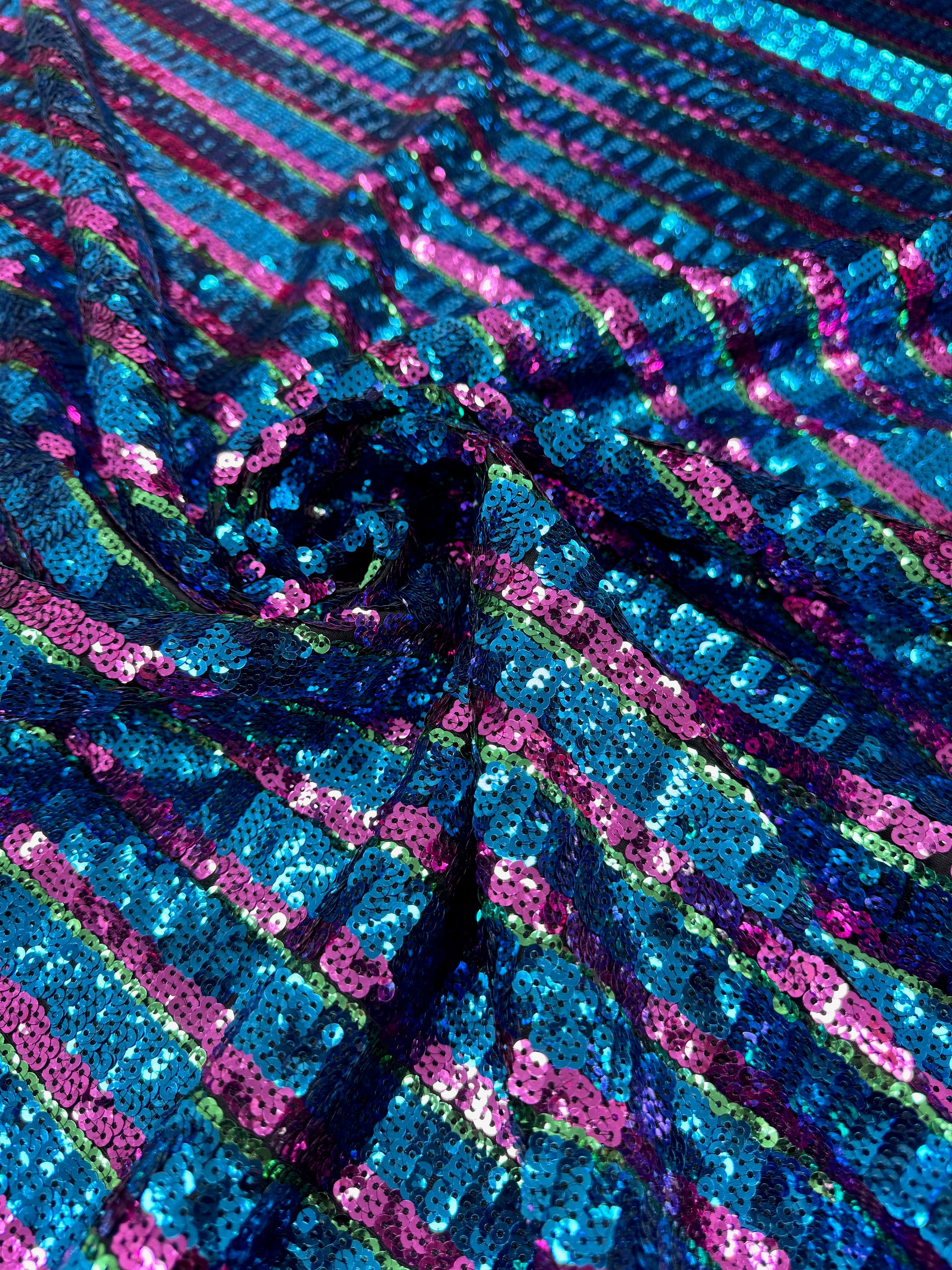 Paiete pe tull elastic cu model dungi