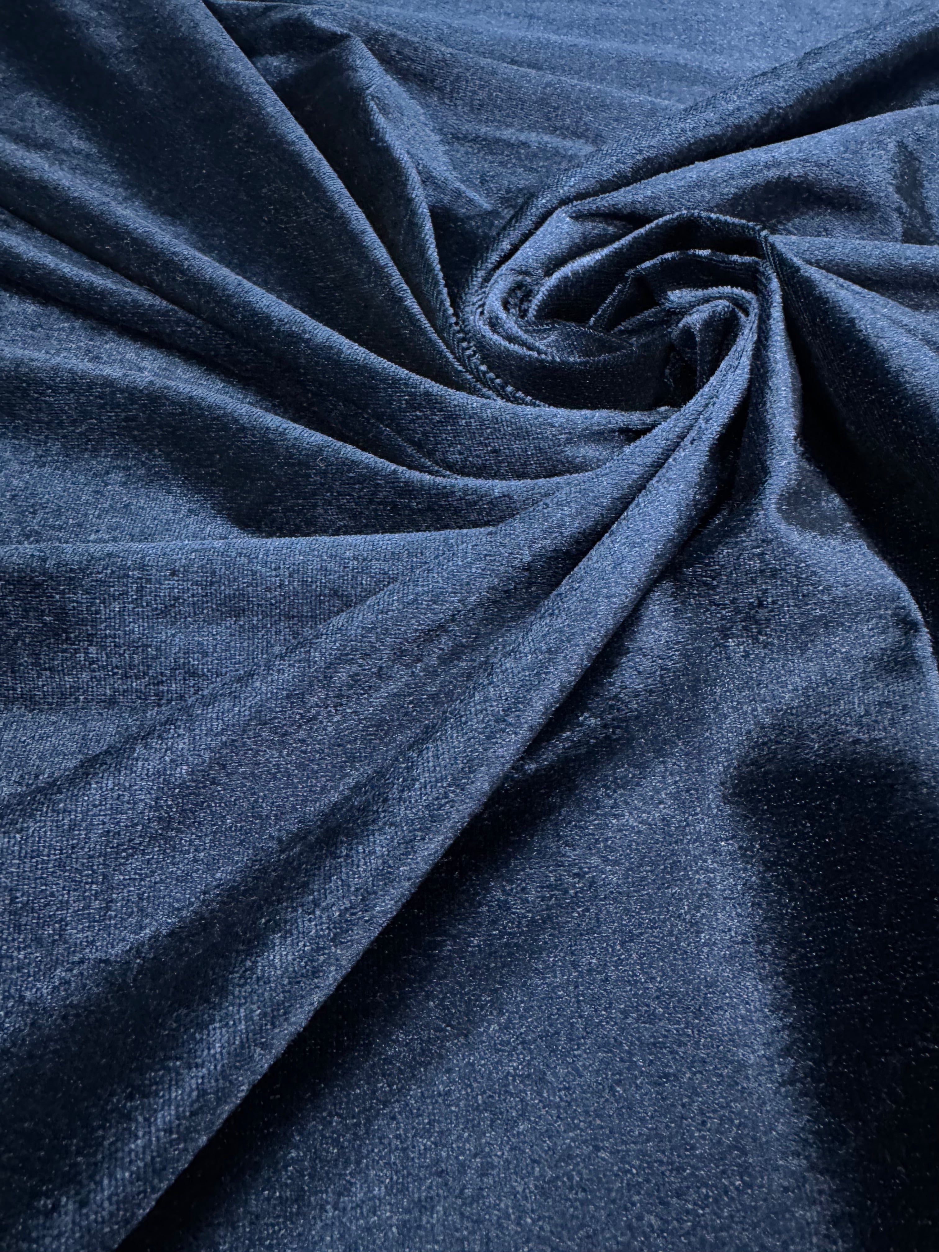 Catifea elastica, Bleumarin