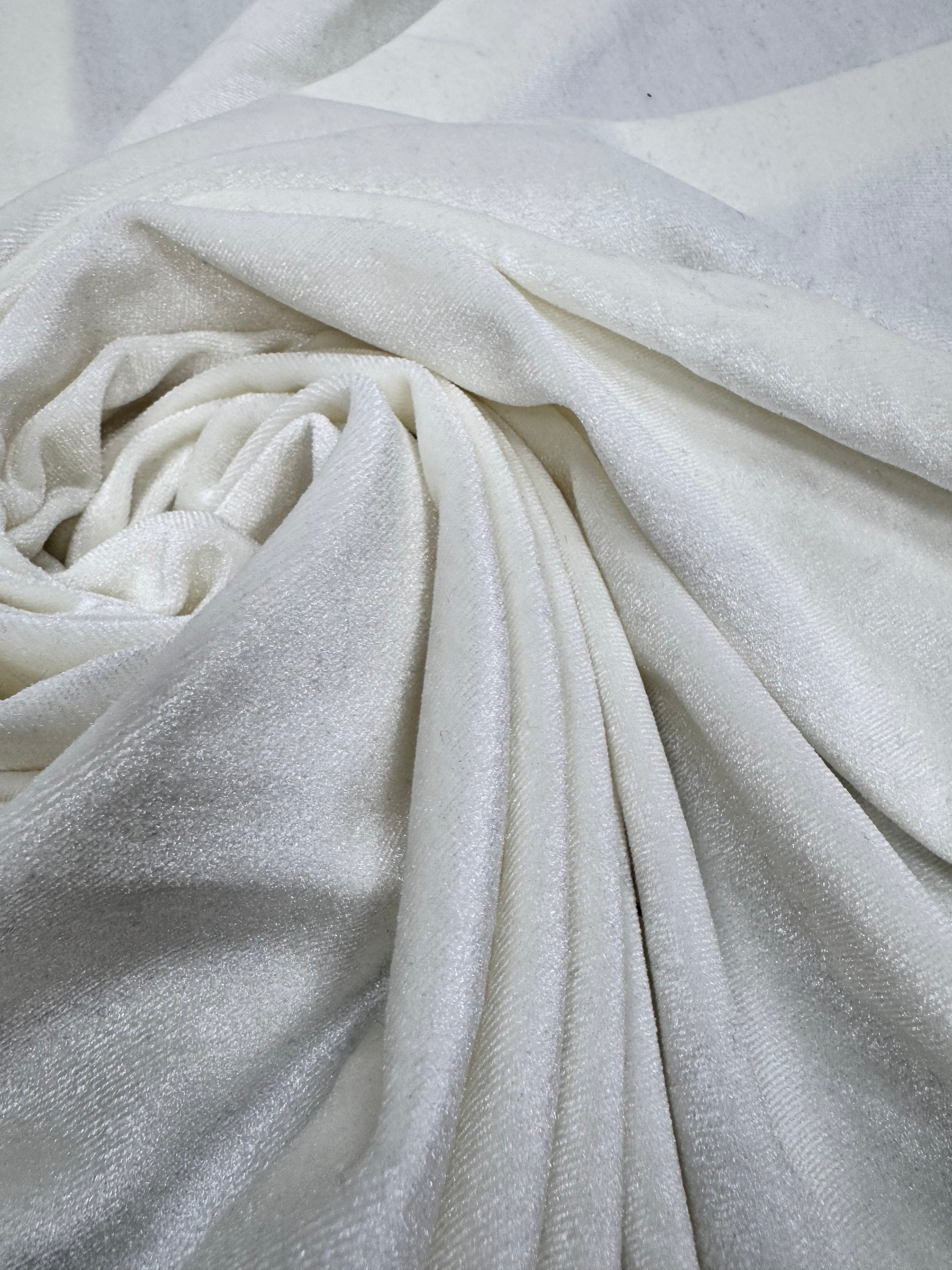 Catifea elastica, Ivoire