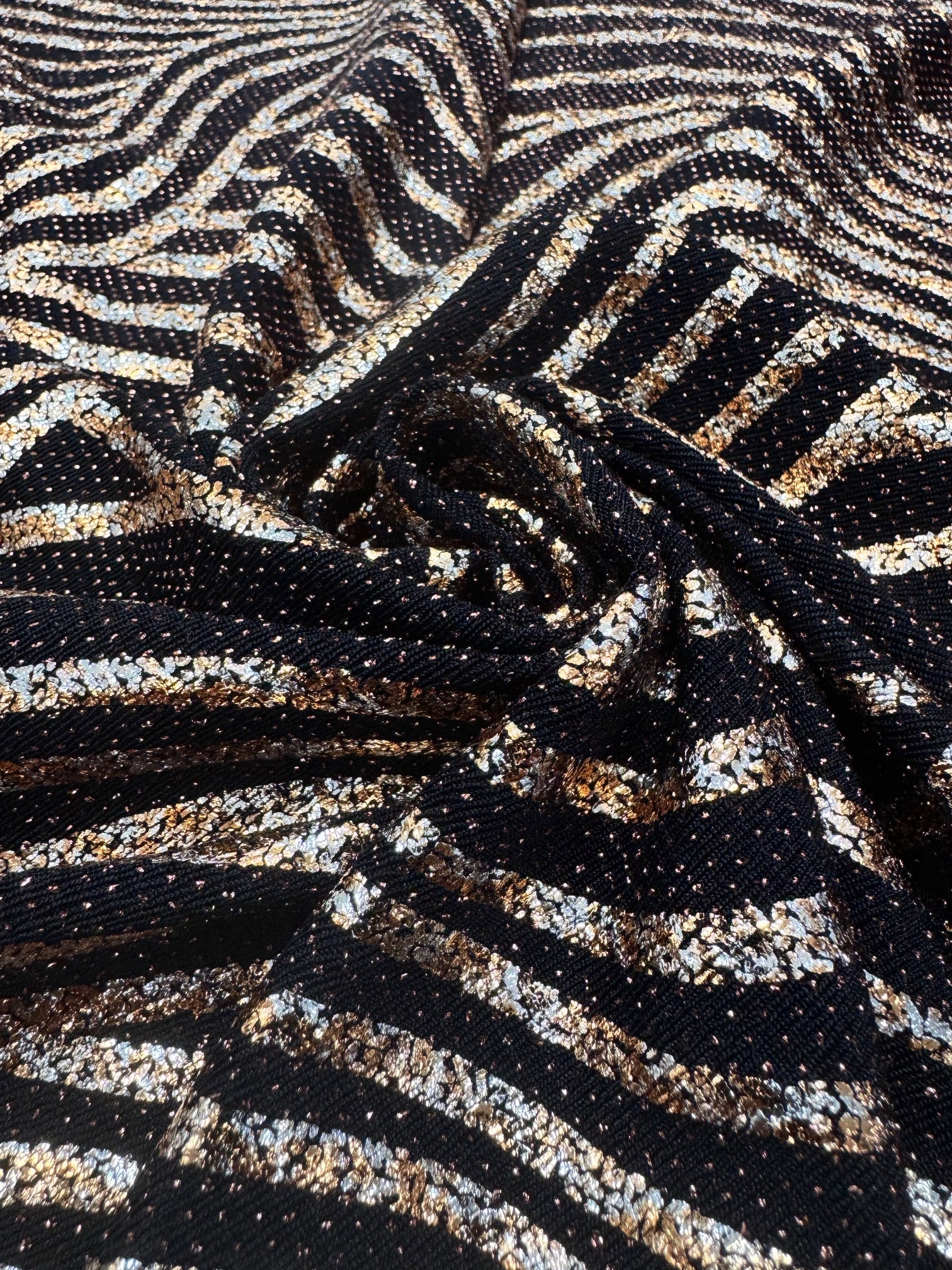 Lurex negru cu auriu